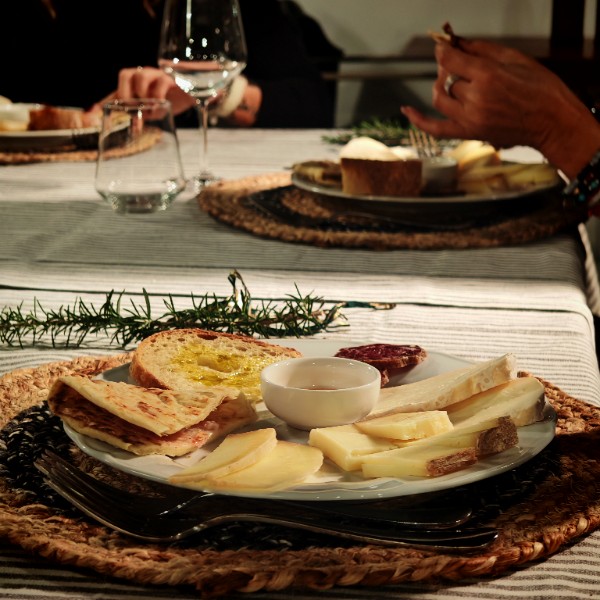 CENA CONVIVIALE EXPERIENCE – 1 Notte tra Gusto, Racconto & Tradizione